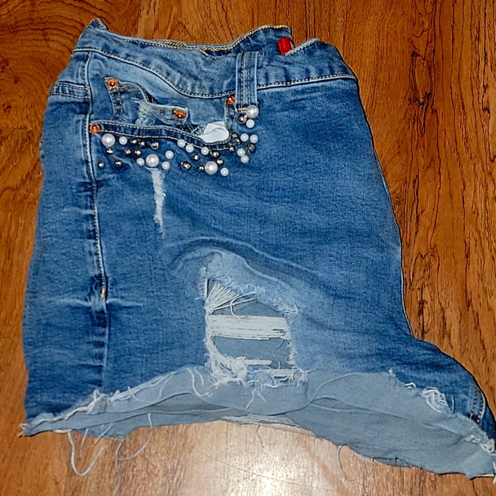 2 Pairs of Union Bay Pearl Embroidered Shorts